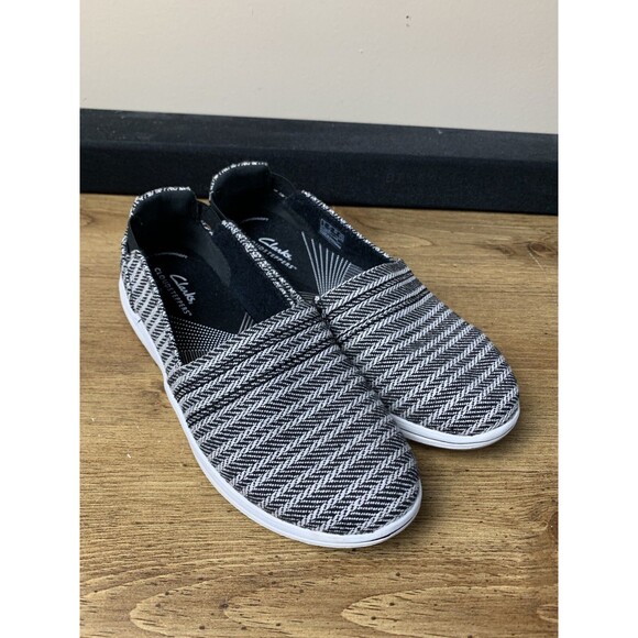 Clarks Shoes Womans Size 7.5 M Breeze Step II Flats Black White Striped Slip on - Picture 1 of 8
